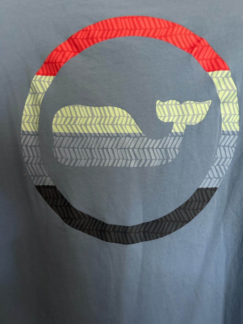 Vineyard Vines short sleeve tee. Whale Circle Tee adult small.